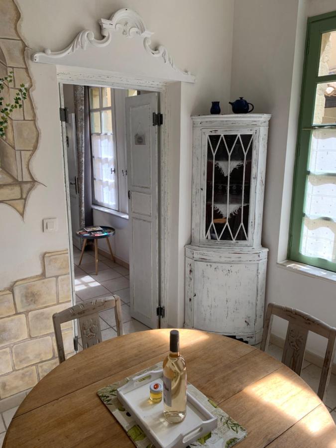 Uzes A Pied, Appartement Dans Cadre D'Exception Buitenkant foto
