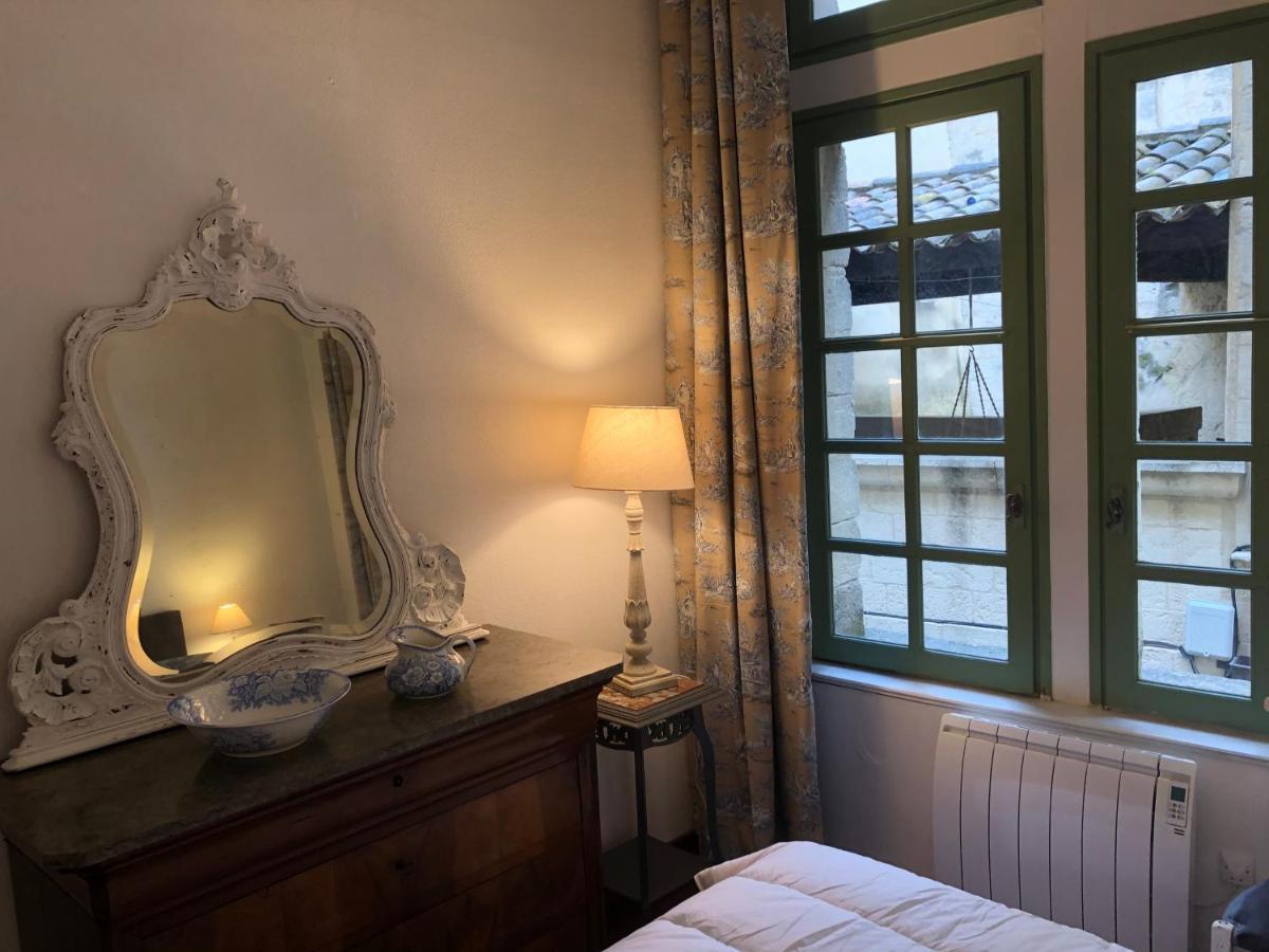 Uzes A Pied, Appartement Dans Cadre D'Exception Buitenkant foto